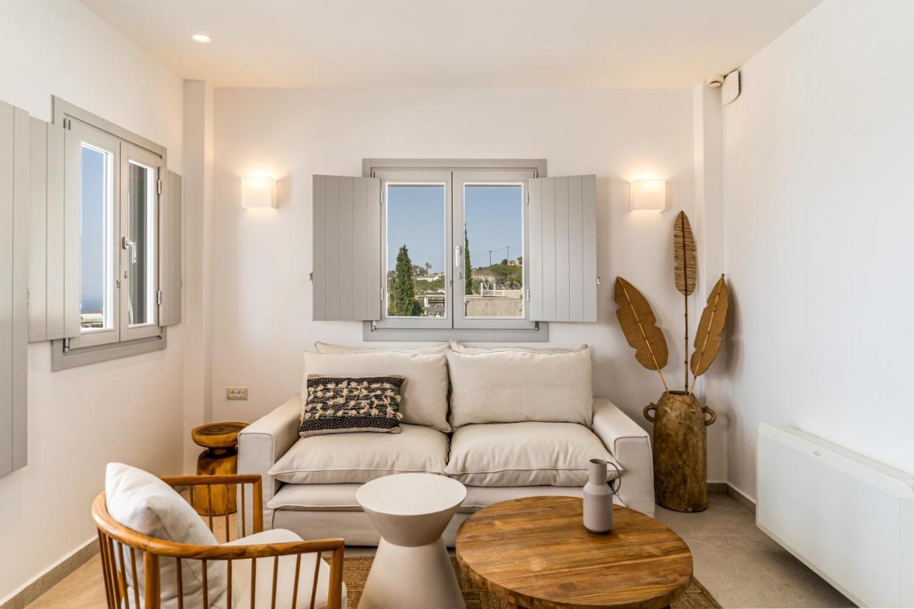 피르고스 Arotron Santorini B&B 외부 사진